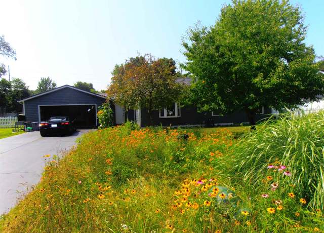 Property at 10988 Fairview Ave, Osceola, IN 46561, 4 beds, 1 bath