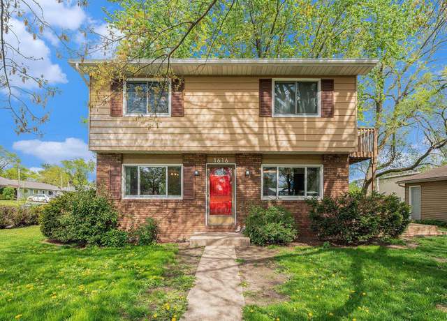 Property at 1616 Chestnut St, Mishawaka, IN 46545, 3 beds, 1.5 baths