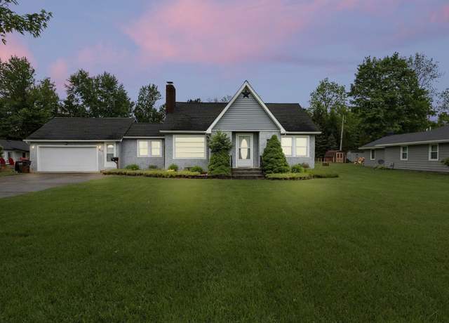 Property at 919 N Van Buren St, Auburn, IN 46706, 3 beds, 2.5 baths