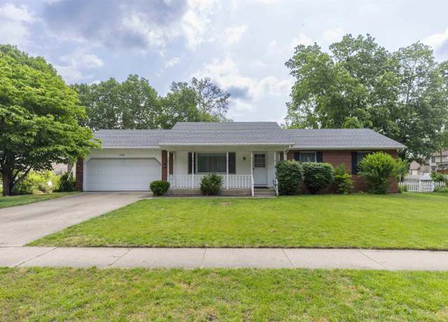 Property at 1530 Shelton Dr, Mishawaka, IN 46544, 3 beds, 2 baths