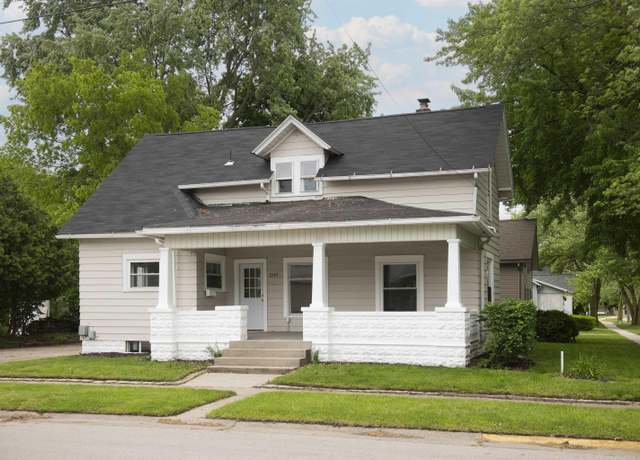 Property at 203 E 19th St, Auburn, IN 46706, 3 beds, 1.5 baths