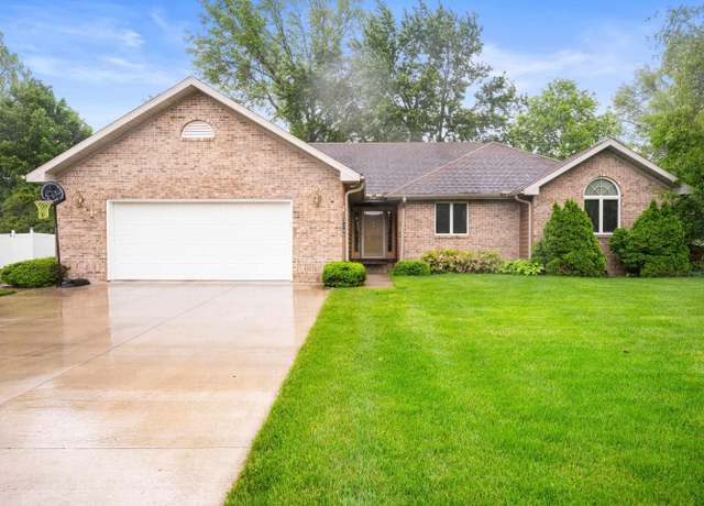 Property at 314 E Hickory Grove Rd, Hartford City, IN 47348, 3 beds, 2.5 baths