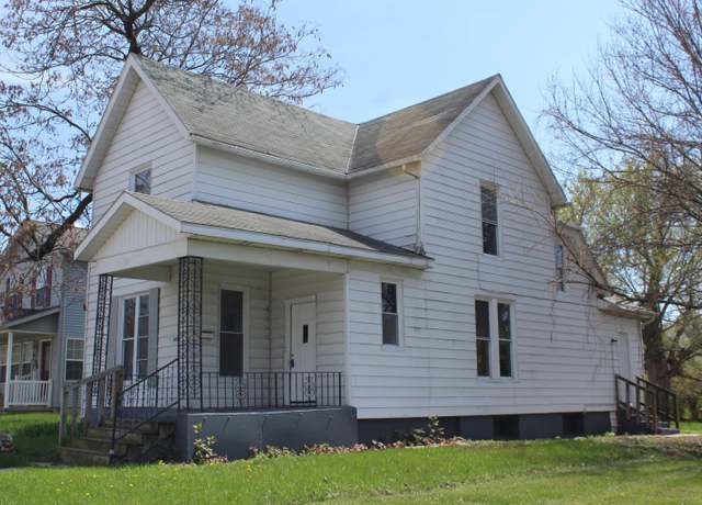 Property at 908 Liberty St, Fort Wayne, IN 46803, 5 beds, 2 baths