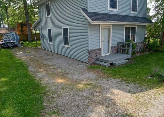 Property at 16 Ems D4 Ln, Syracuse, IN 46567, 3 beds, 2 baths