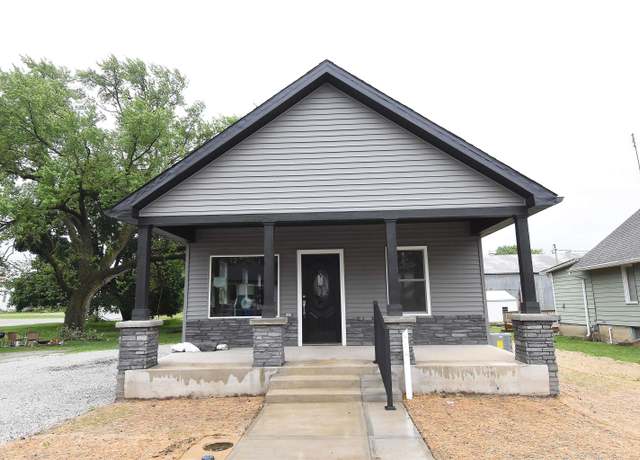 Property at 414 E Market St, Columbia City, IN 46725, 4 beds, 3 baths