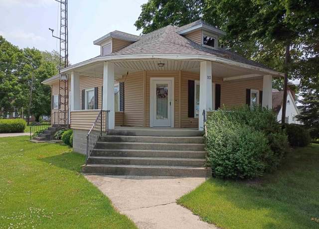 Property at 112 N Yale St, Mentone, IN 46539, 3 beds, 1 bath