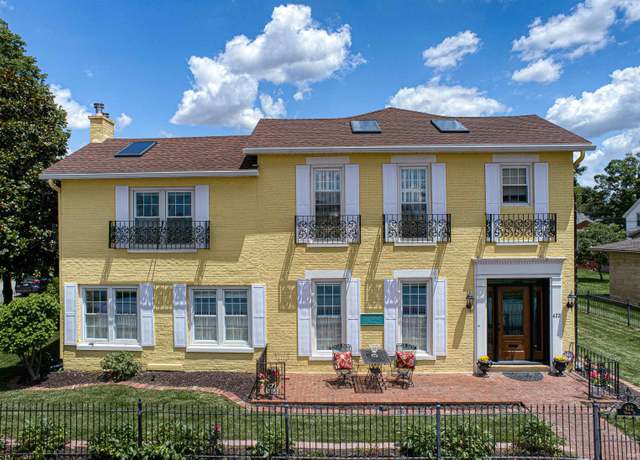 Property at 422 W Water St, Newburgh, IN 47630, 4 beds, 3.5 baths