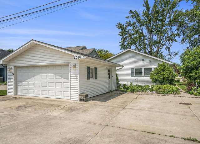 Property at 8056 E North Rd, Syracuse, IN 46567, 2 beds, 2 baths
