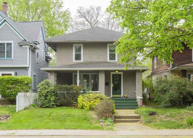 Property at 1025 Riverside Dr, South Bend, IN 46616, 4 beds, 1.5 baths