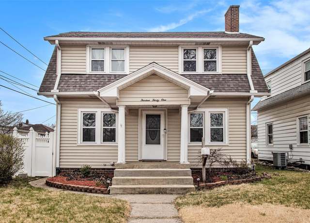 Property at 1331 E Mishawaka Ave, Mishawaka, IN 46544, 2 beds, 2 baths