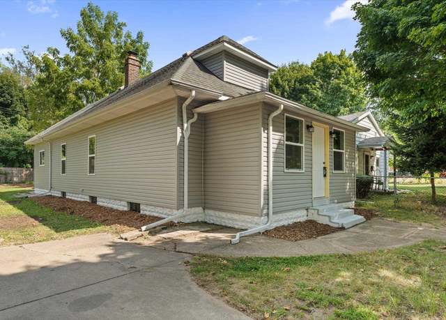 Property at 2118 Oliver St, South Bend, IN 46613, 3 beds, 1 bath