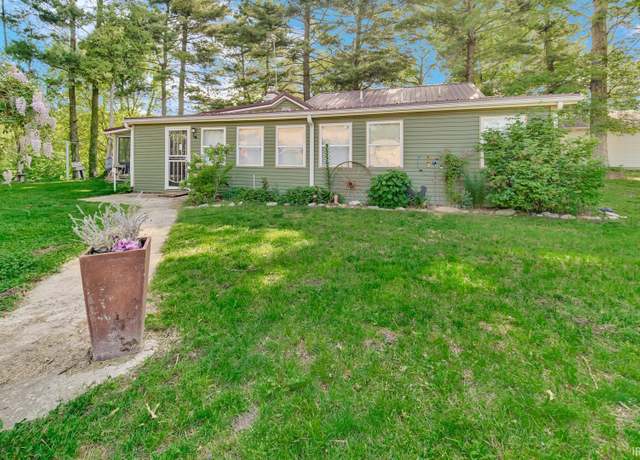 Property at 1832 E 225 N, Winamac, IN 46996, 4 beds, 2 baths