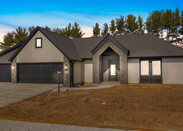 Property at 366 Keltic Pines Blvd, Huntertown, IN 46748, 3 beds, 2.5 baths