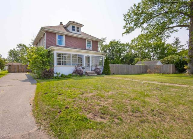 Property at 3020 Parnell Ave, Fort Wayne, IN 46805, 5 beds, 2 baths