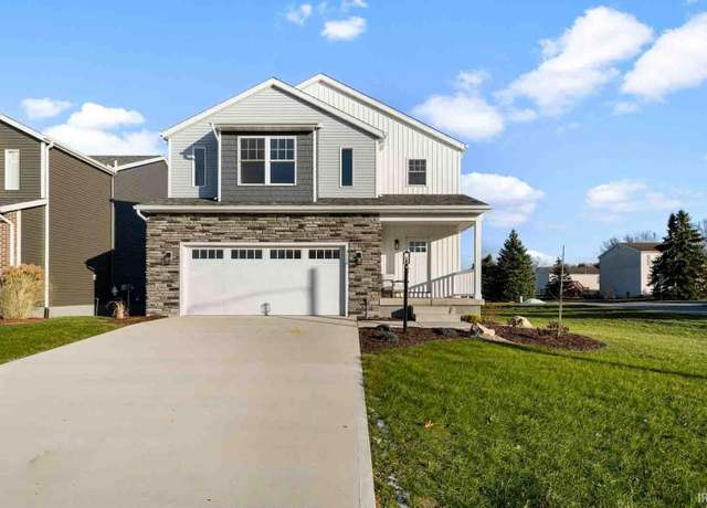 Property at 1114 Beacon Dr, Mishawaka, IN 46544, 4 beds, 2.5 baths