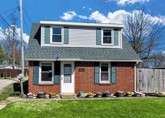 Property at 2516 Beacon St, Fort Wayne, IN 46805, 3 beds, 1.5 baths