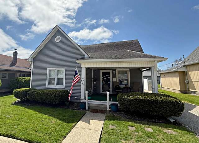 Property at 579 E St St NE, Linton, IN 47441, 2 beds, 2 baths