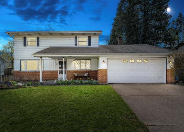 Property at 2326 Ribourde Dr, South Bend, IN 46628, 4 beds, 2.5 baths