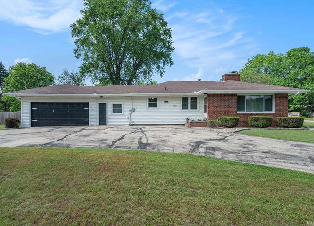 Property at 2822 Calumet Ave, Elkhart, IN 46514, 3 beds, 1 bath