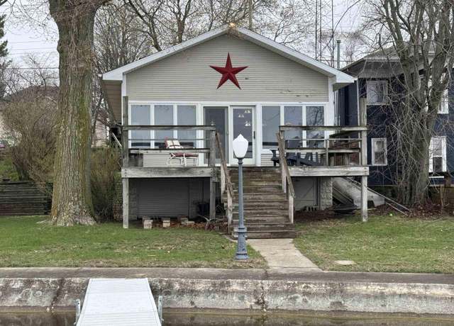Property at 2807 Barrett Rd, Rochester, IN 46975, 2 beds, 1.5 baths