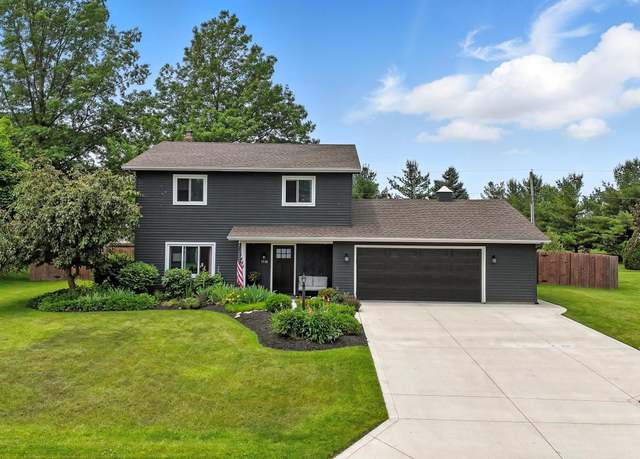 Property at 1530 Caribou Dr, Fort Wayne, IN 46804, 3 beds, 2.5 baths