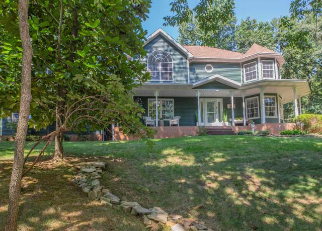 Property at 13125 Woodland Ln, Evansville, IN 47725, 3 beds, 3 baths