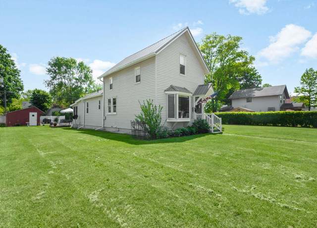 Property at 913 Cedar St, Elkhart, IN 46514, 3 beds, 1 bath