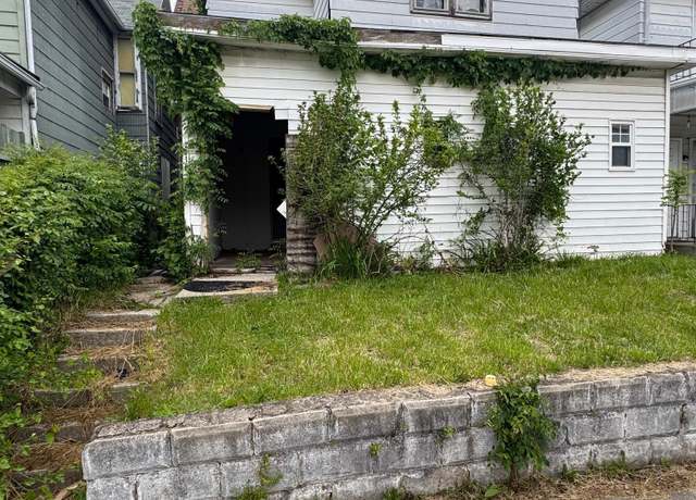 Property at 1018 E Main St, Muncie, IN 47305, 3 beds, 2 baths