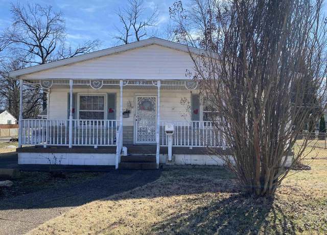 Property at 1827 Waggoner Ave, Evansville, IN 47714, 2 beds, 1 bath