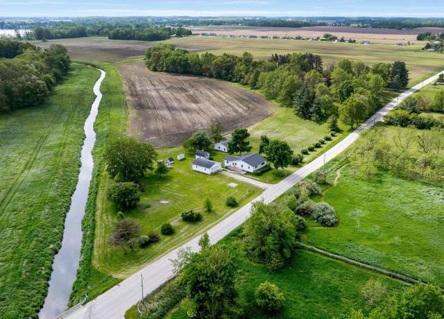 Property at 5460 N 550 E, Churubusco, IN 46723, 3 beds, 2 baths