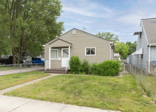 Property at 2524 Milburn Blvd, Mishawaka, IN 46544, 3 beds, 1 bath