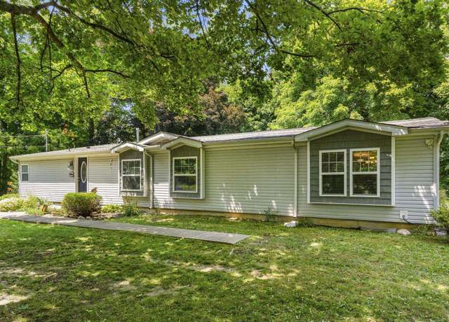 Property at 634 E Elkhart St, Bristol, IN 46507, 4 beds, 2 baths