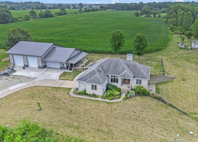Property at 4715 W 200 Rd S, Warsaw, IN 46580, 4 beds, 3 baths