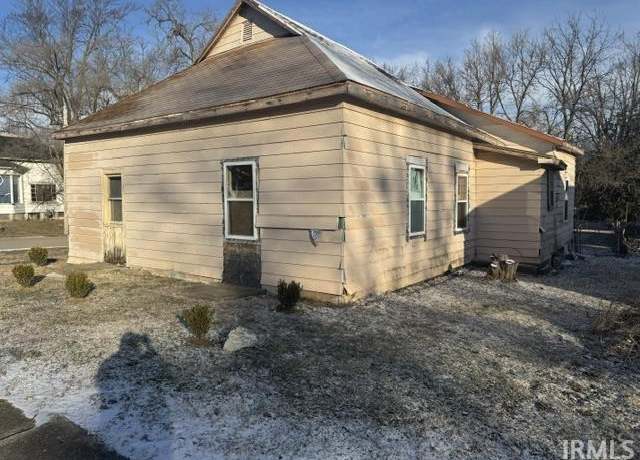 Property at 1644 W 7th St, Anderson, IN 46016, 3 beds, 1 bath