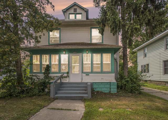 Property at 825 W Wolf Ave, Elkhart, IN 46516, 3 beds, 1.5 baths