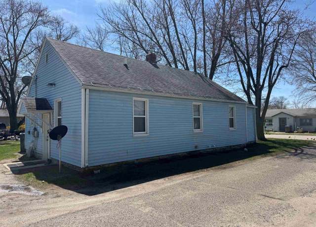 Property at 714 S 12th St, Goshen, IN 46526, 4 beds, 1 bath