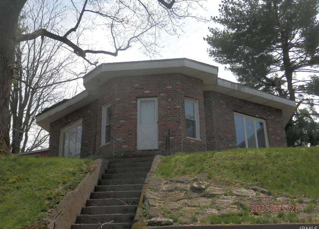 Property at 410 Walnut St, Rockport, IN 47635, 3 beds, 1 bath