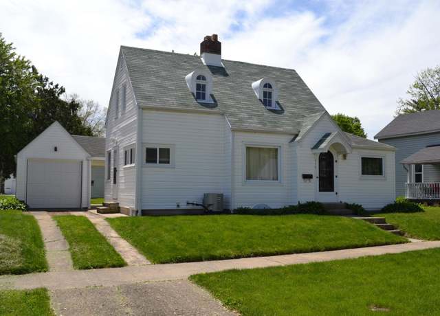 Property at 415 W Marion St, Monticello, IN 47960, 4 beds, 2 baths