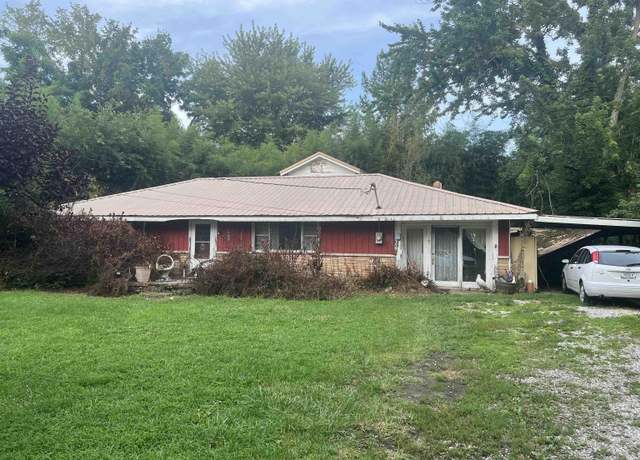 Property at 1487 SE 1st St, Linton, IN 47441, 3 beds, 2 baths