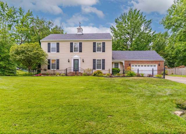 Property at 6105 E Oak St, Evansville, IN 47715, 3 beds, 2.5 baths
