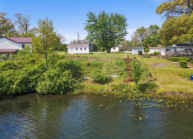 Property at 9758 N Hiawatha Ln, Syracuse, IN 46567