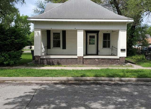 Property at 1611 7th St, Elkhart, IN 46516, 3 beds, 2 baths