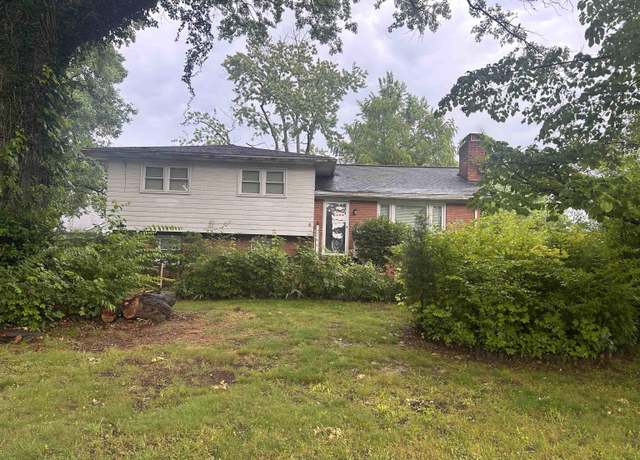 Property at 740 S Hoosier Ave, Evansville, IN 47715, 3 beds, 1.5 baths