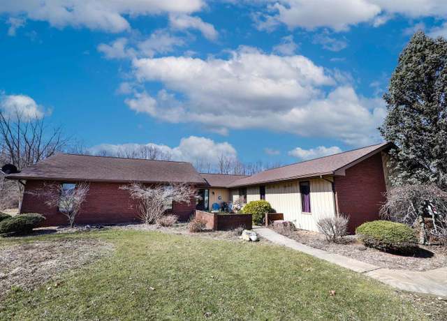 Property at 2865 N 300 W, Angola, IN 46703, 3 beds, 2.5 baths