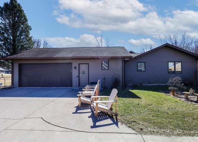 Property at 2865 N 300 W, Angola, IN 46703, 3 beds, 2.5 baths