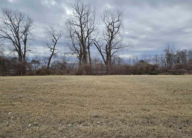 Property at 600 Riverview Ct, Evansville, IN 47713