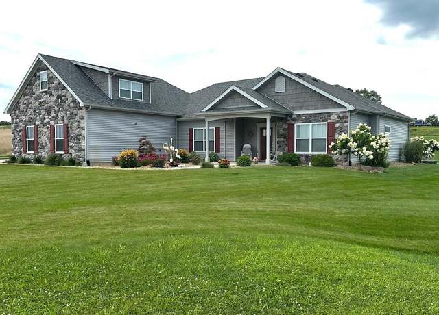 Property at 7159 W Clifton St, Warsaw, IN 46582, 3 beds, 3 baths