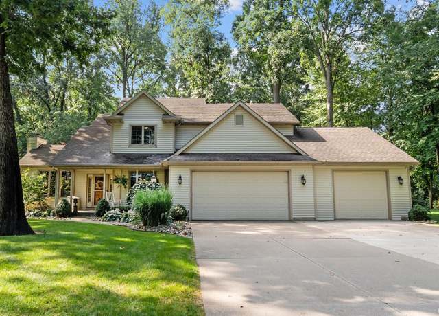 Property at 11040 Cougar Dr, Granger, IN 46530, 5 beds, 3.5 baths