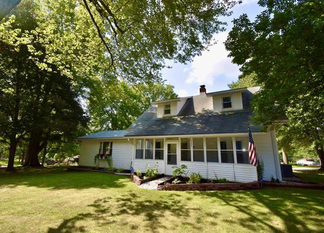 Property at 130 W Evergreen Rd, Evansville, IN 47710, 3 beds, 2 baths