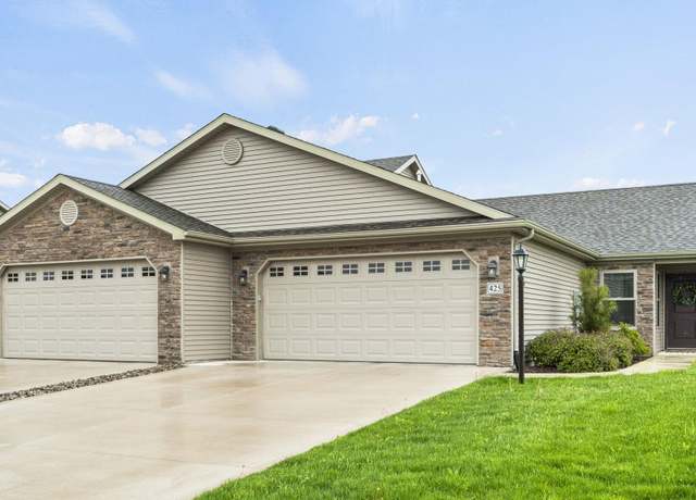 Property at 425 Crown Hill Dr, Huntington, IN 46750, 2 beds, 2 baths